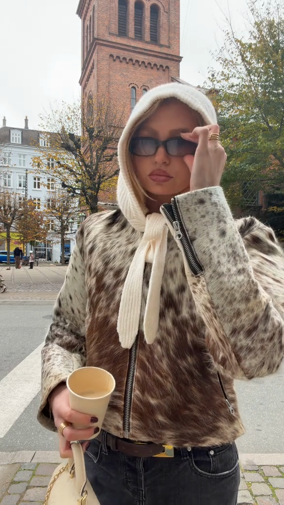 Leopard-print faux fur jacket