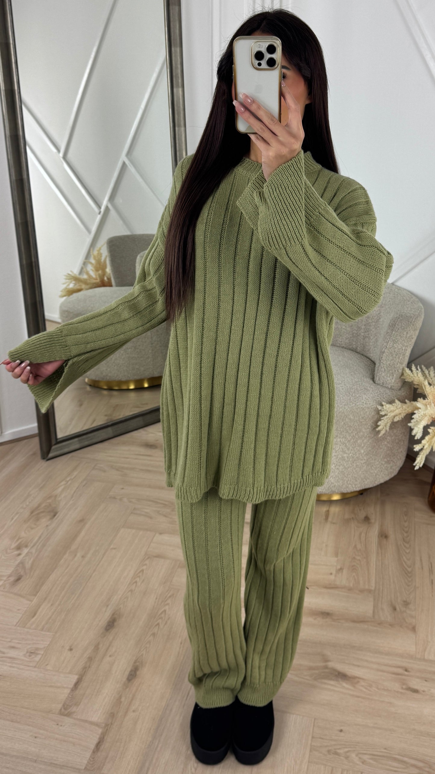 Knitted Wide-Leg Set with Long Top & Wide Sleeves