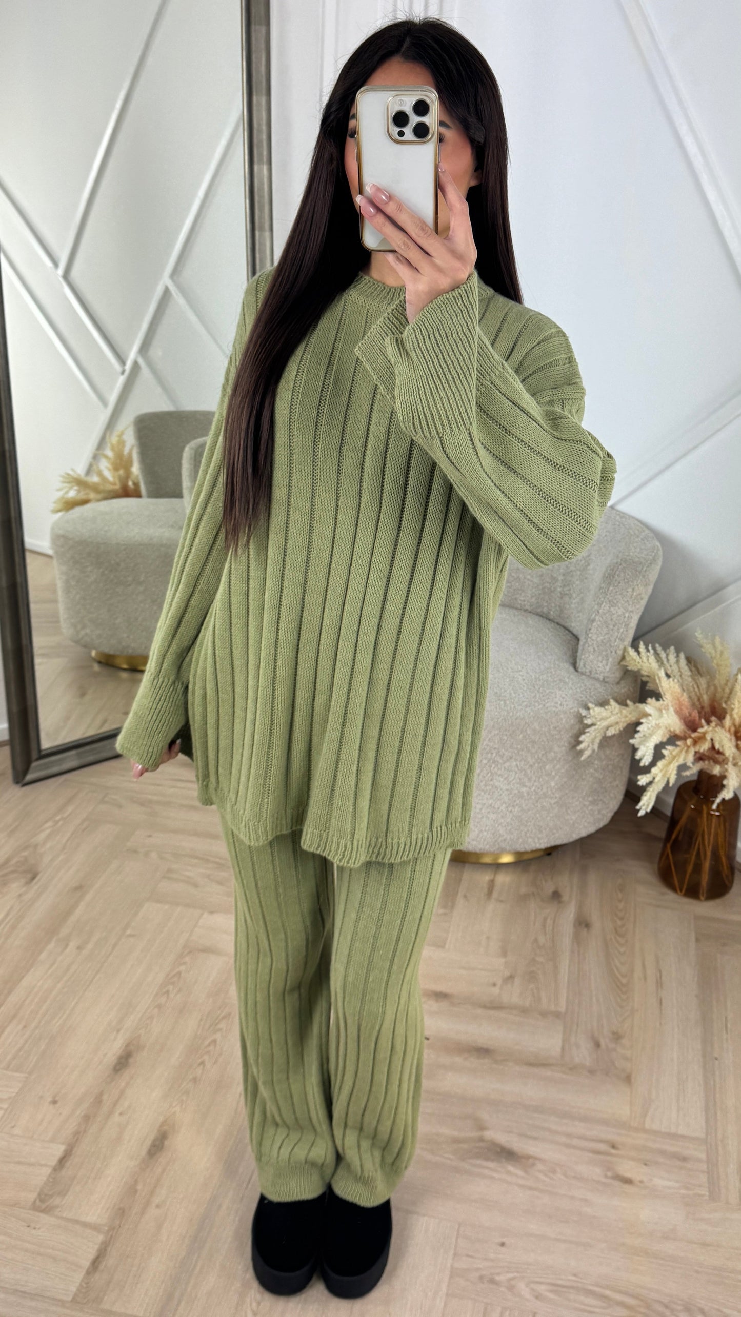 Knitted Wide-Leg Set with Long Top & Wide Sleeves