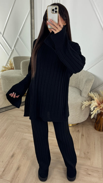 Knitted Wide-Leg Set with Long Top & Wide Sleeves