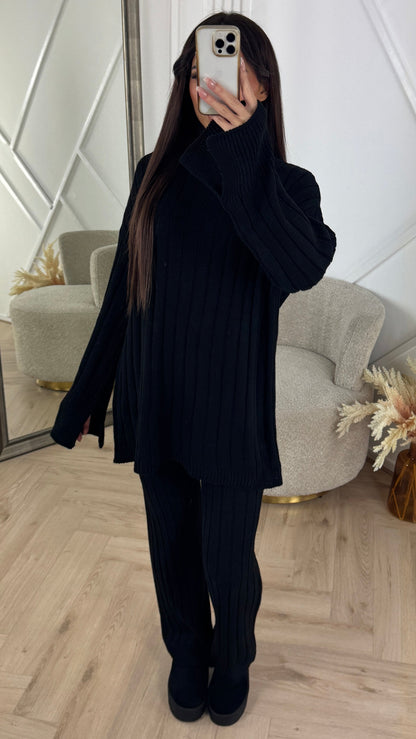 Knitted Wide-Leg Set with Long Top & Wide Sleeves