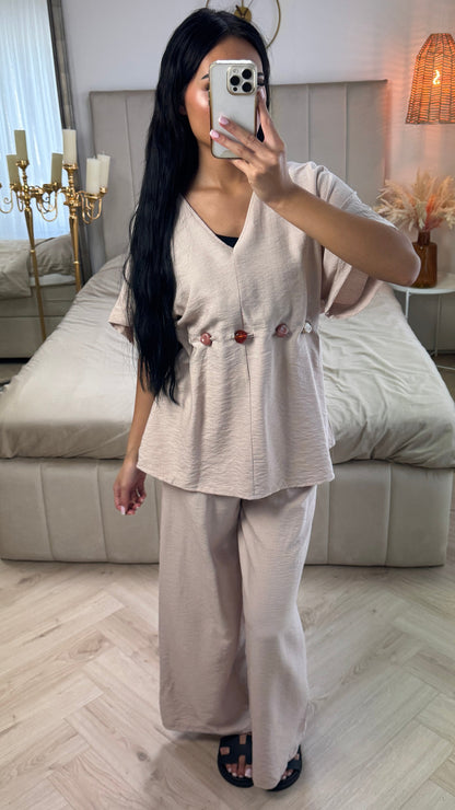 Two-Piece Viscose Blend Set with Marble Buttons and Wide-Leg Trousers
