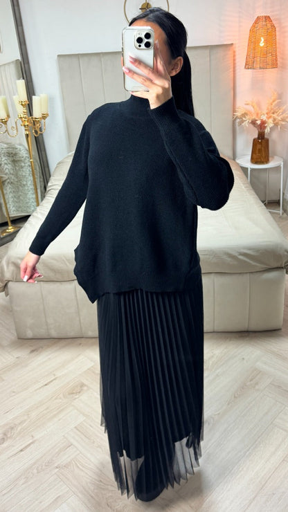 Two-Pieces Set Sweater + V Neck Dress Pleated