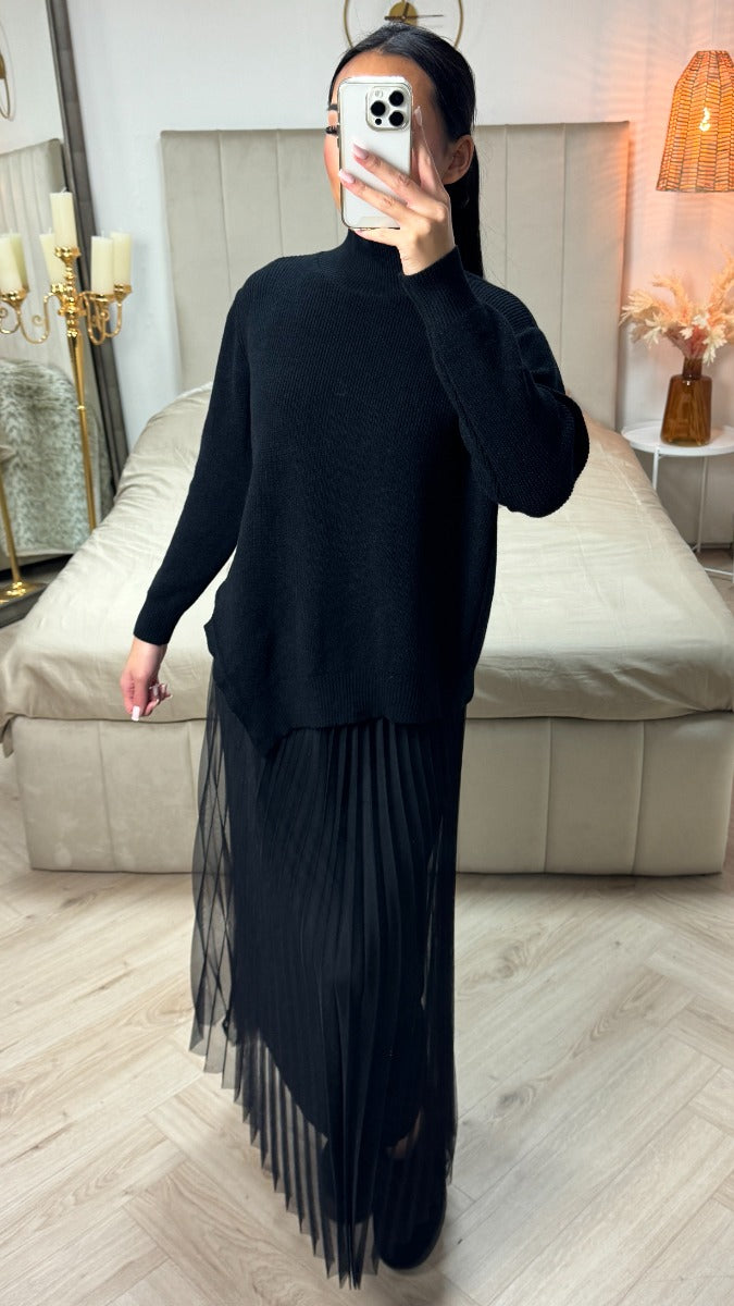 Two-Pieces Set Sweater + V Neck Dress Pleated