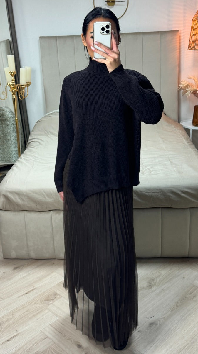 Two-Pieces Set Sweater + V Neck Dress Pleated