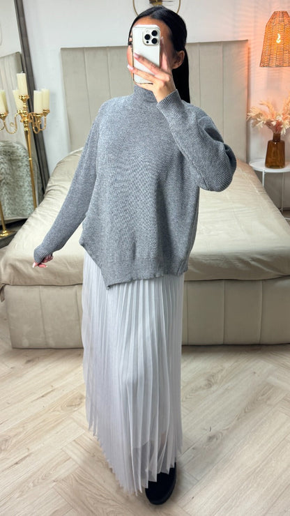 Two-Pieces Set Sweater + V Neck Dress Pleated