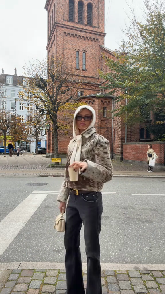 Leopard-print faux fur jacket