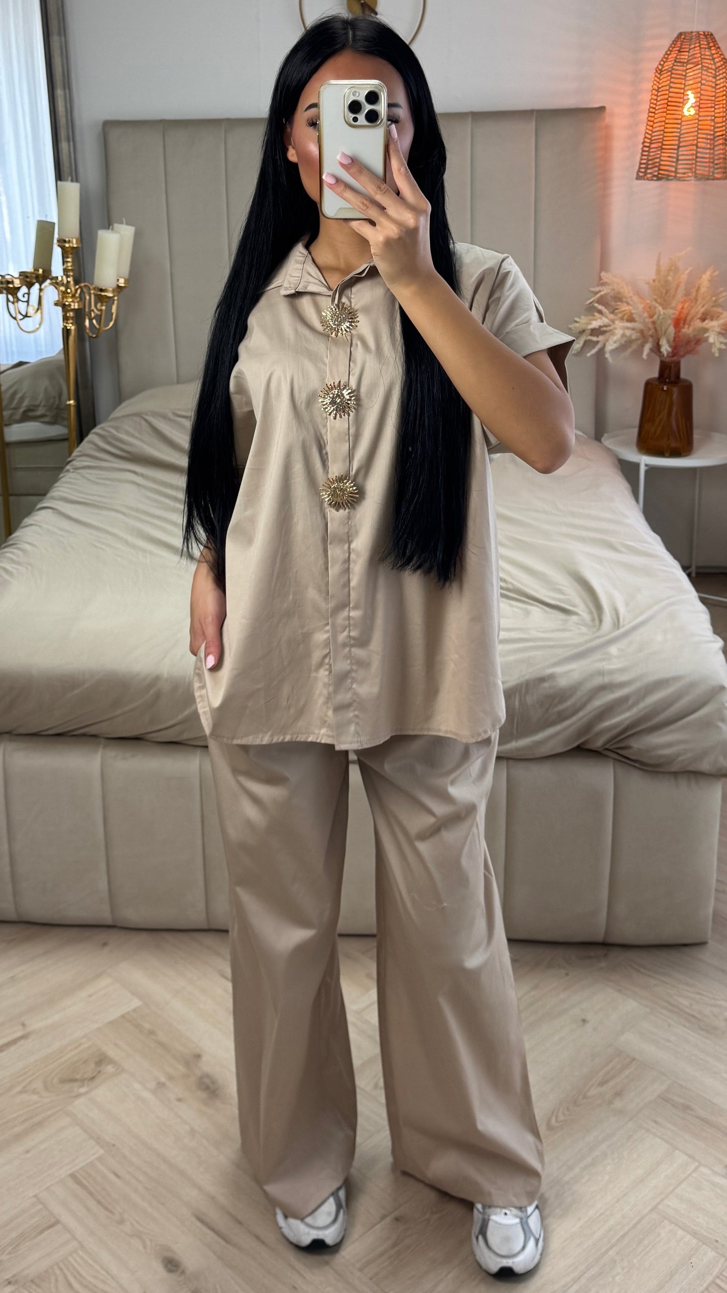 Two-Piece Cotton Set with Gold Buttons – Short Sleeves & Wide-leg Pants