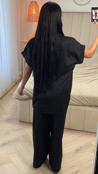 Two-Piece Cotton Set with Gold Buttons – Short Sleeves & Wide-leg Pants