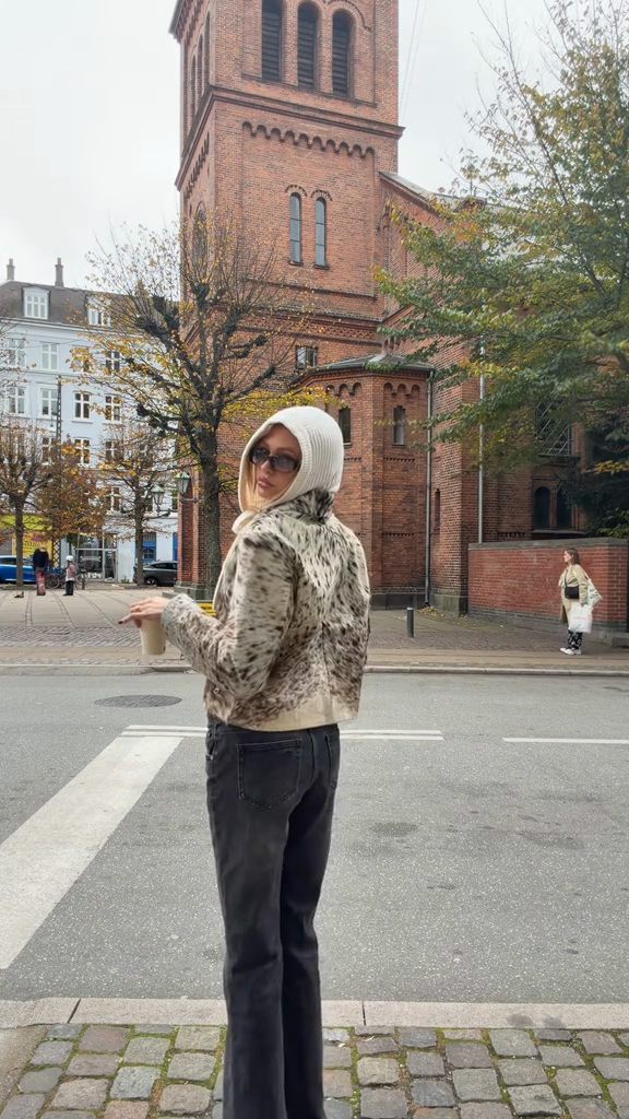 Leopard-print faux fur jacket