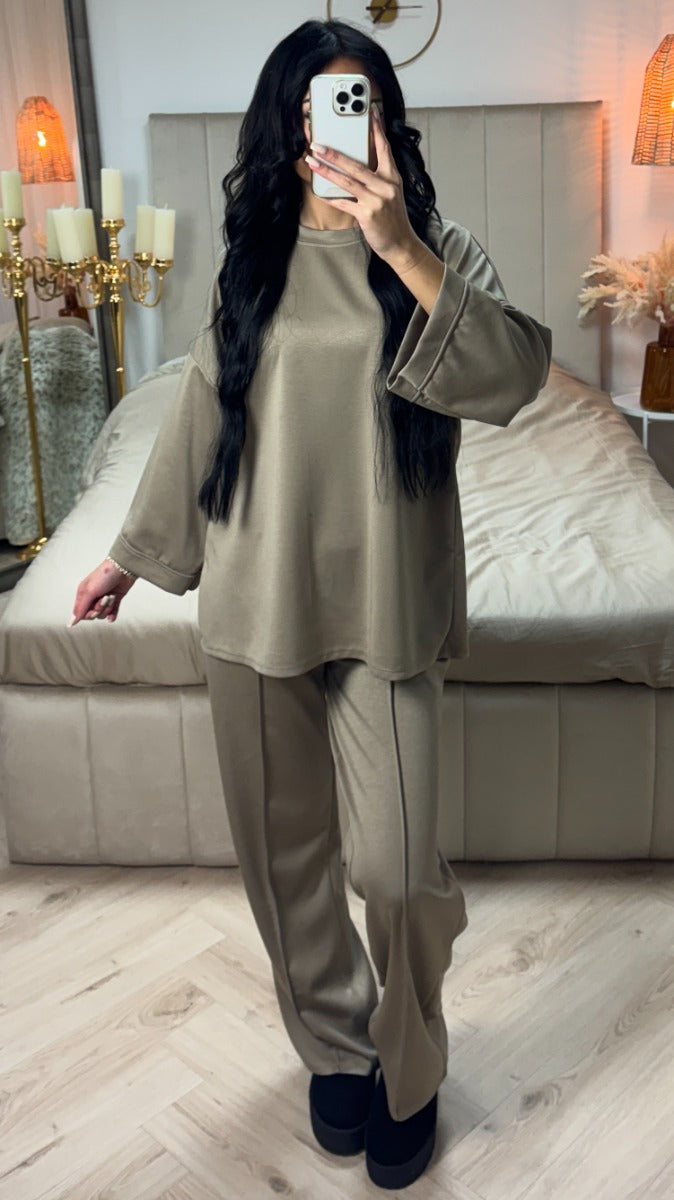 Essential Super Soft Mid Stripe Pants Set