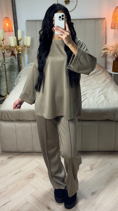 Essential Super Soft Mid Stripe Pants Set