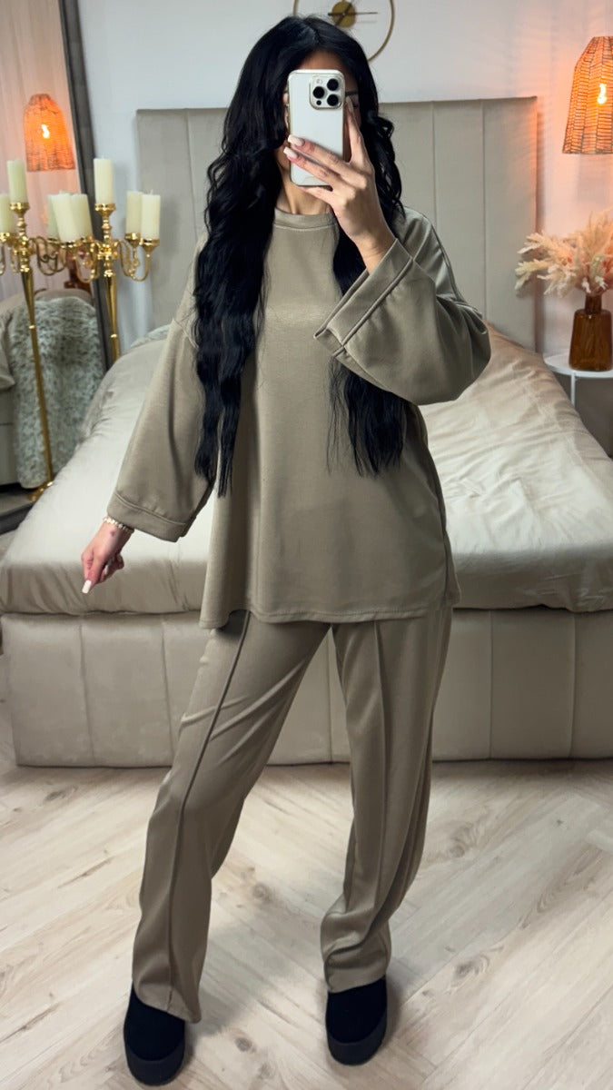 Essential Super Soft Mid Stripe Pants Set