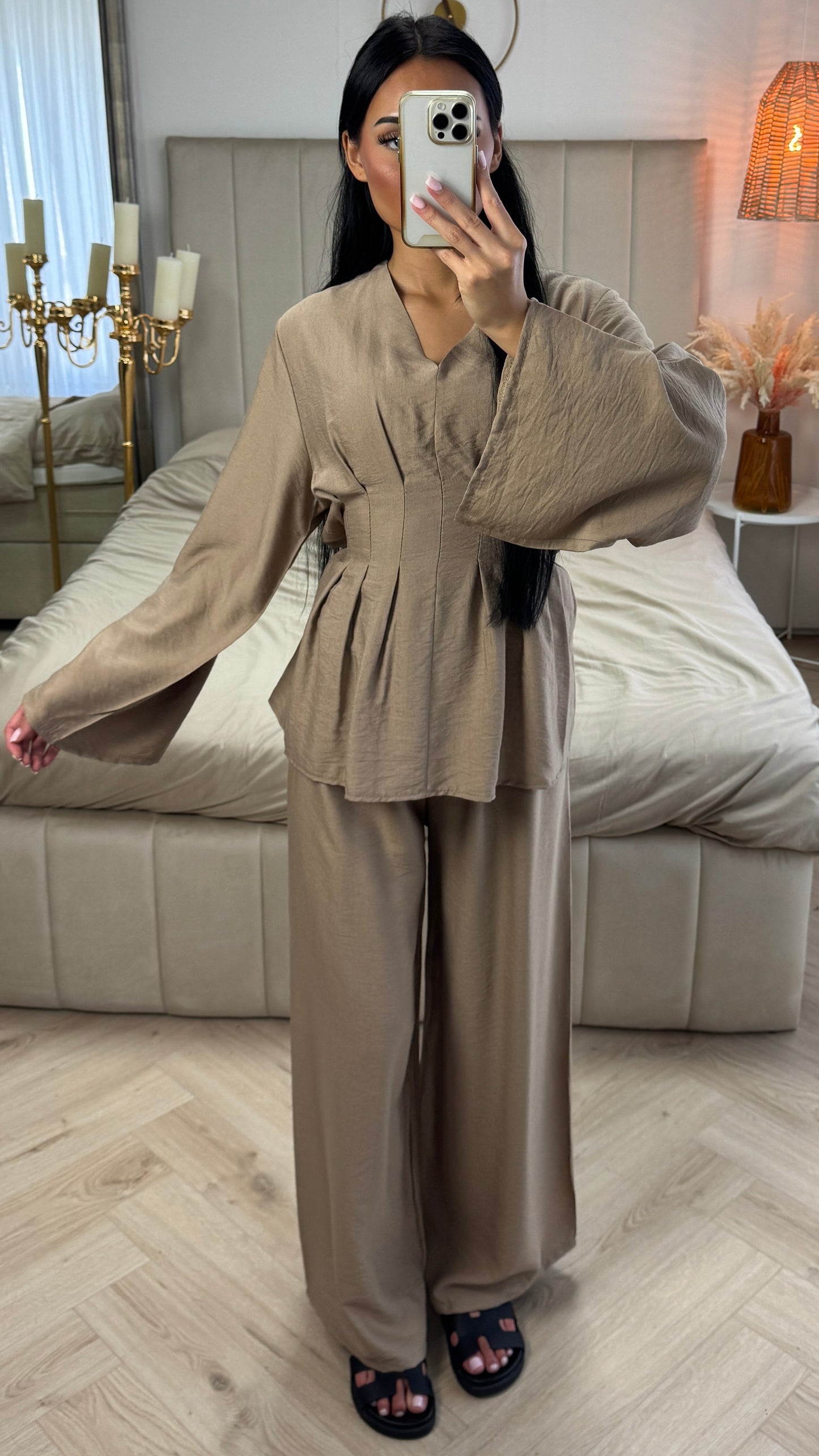 Two-Piece Set with Pleated Waistband and Wide-Pattern Trousers – Viscose Blend