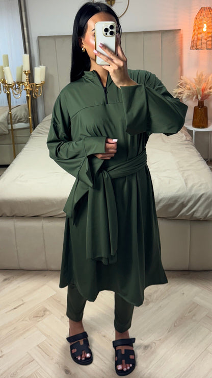 Burkini Set with Zipper and Slit Sleeves – Includes Hijab