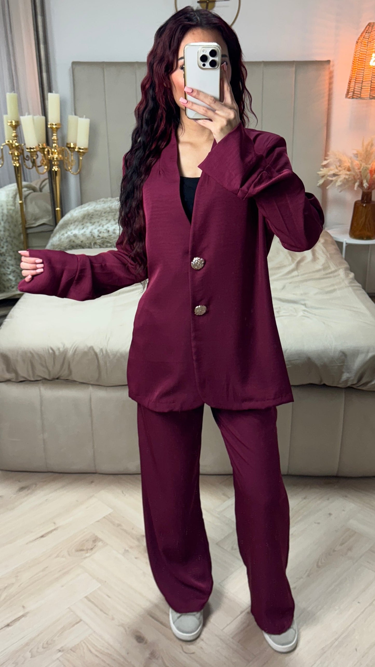 Golden Button Set Split Sleeve Detail