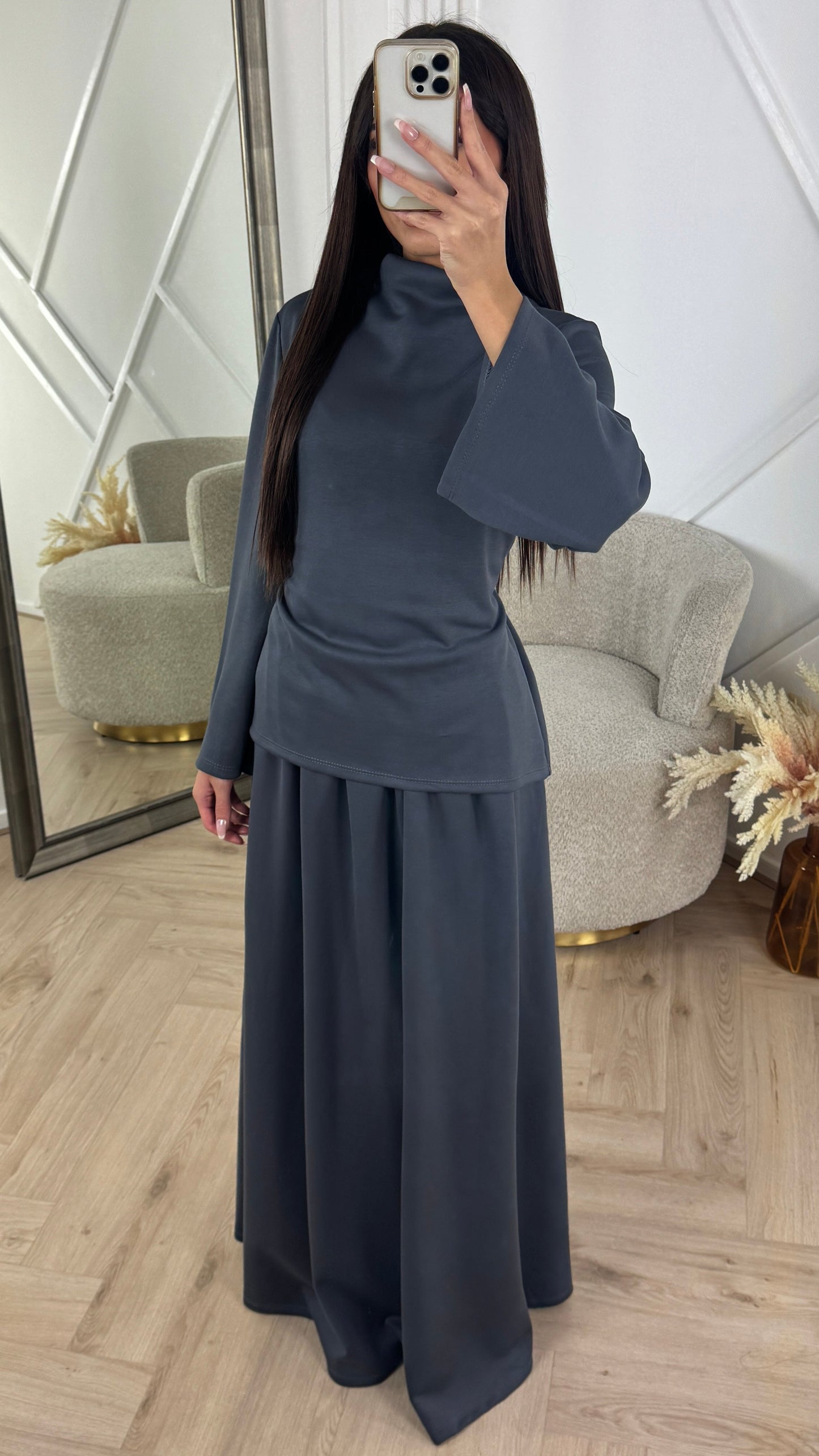 Luxurious Skirt Set with High Neck and Waistband