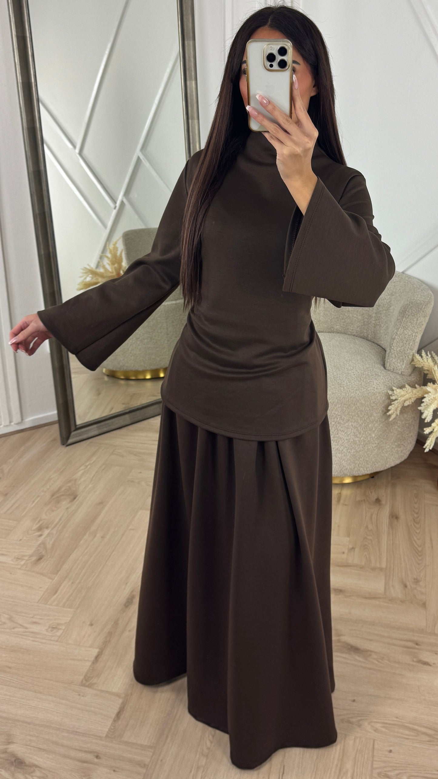 Luxurious Skirt Set with High Neck and Waistband