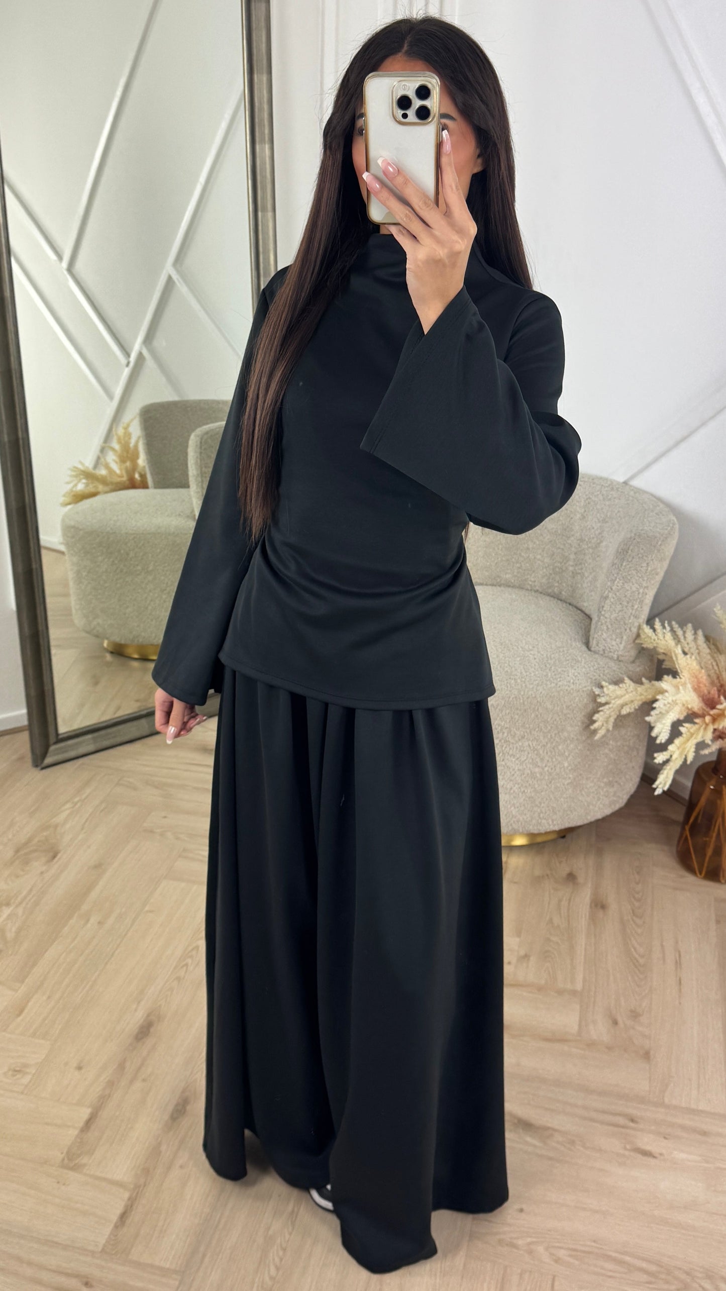 Luxurious Skirt Set with High Neck and Waistband