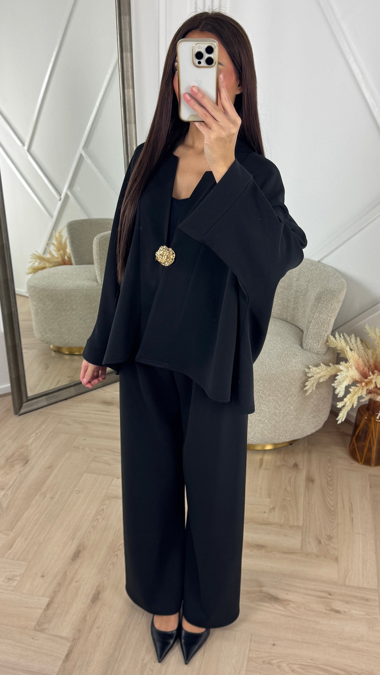 Luxurious Viscose Two-Piece Set with Gold Brooch