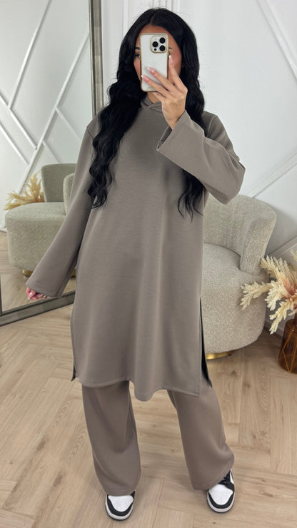 Minimal Hoodie Two-Piece Set with Wide-Pattern Pants