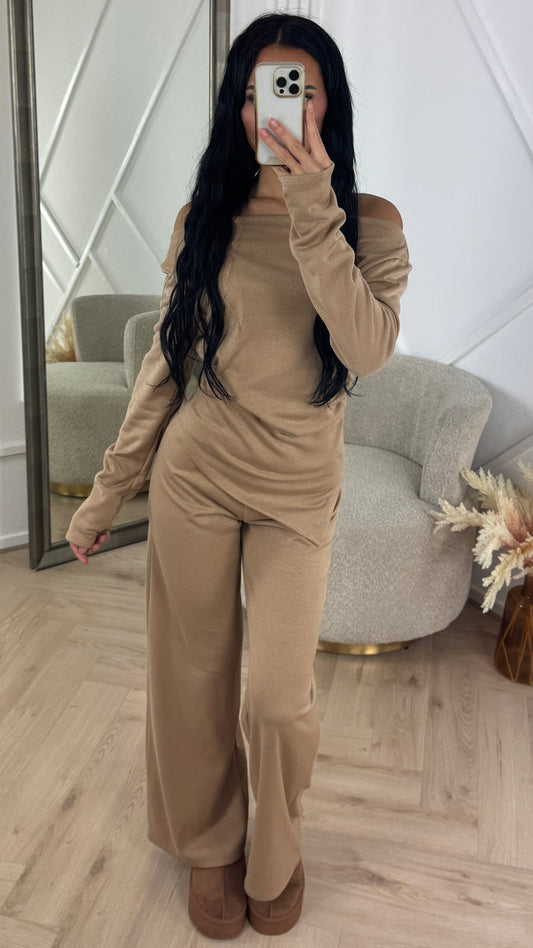Off-the-Shoulder Winter Two-Piece Set