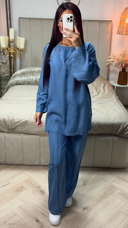 Oversized Round Neck Soft Set Mid Line Detail