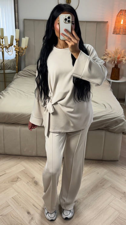 Two-Piece Set with Wide-Leg Pants and Tie Detail