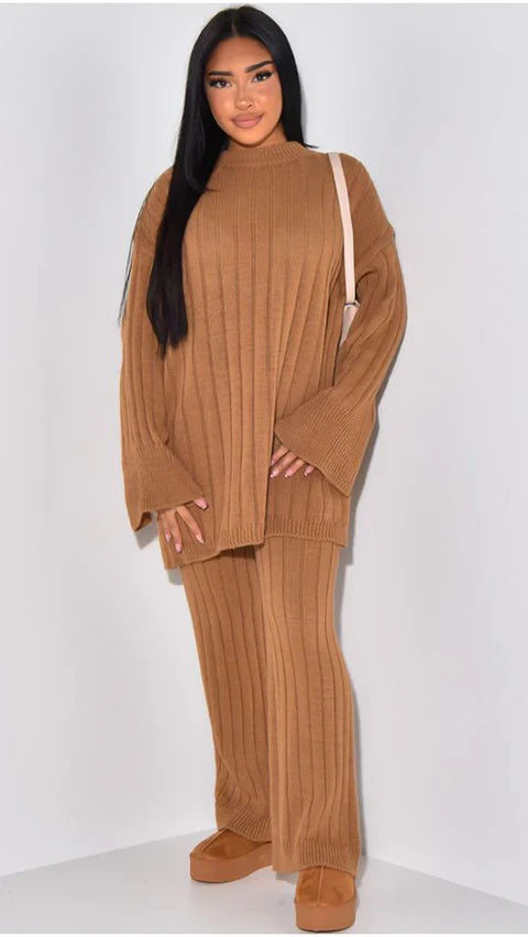 Knitted Wide-Leg Set with Long Top & Wide Sleeves
