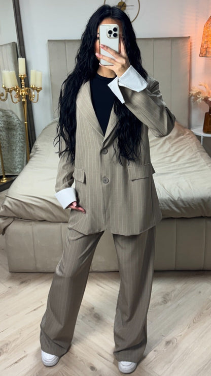 Oversized Stripes Blazer + Pantalon White Sleeve + Taille Detail