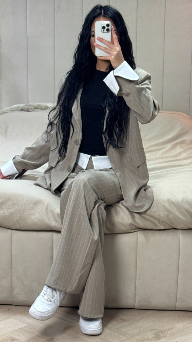 Oversized Stripes Blazer + Pantalon White Sleeve + Taille Detail