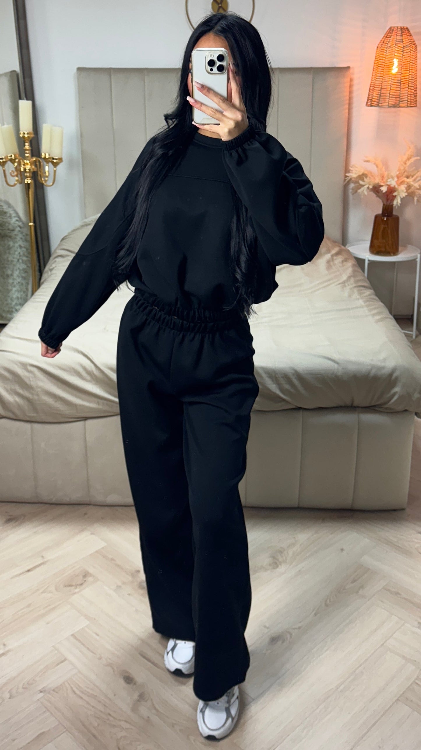 Essential Soft Shiny Crop Set Seam Detail