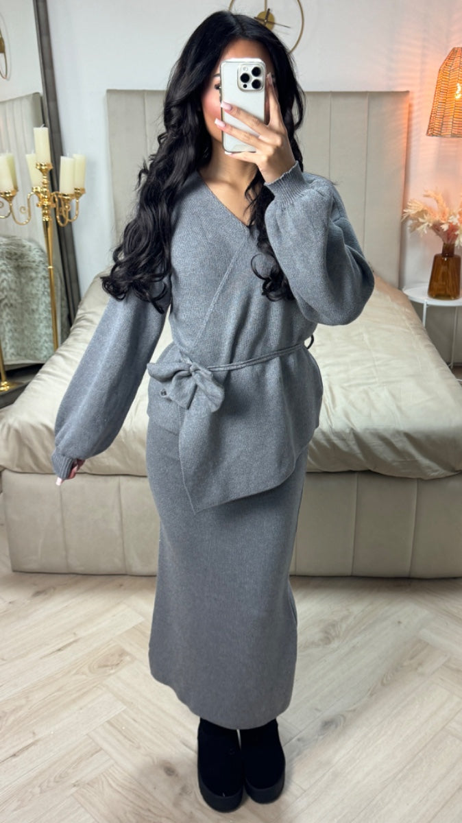 Knitwear V Neck Tie Belt Skirt Set