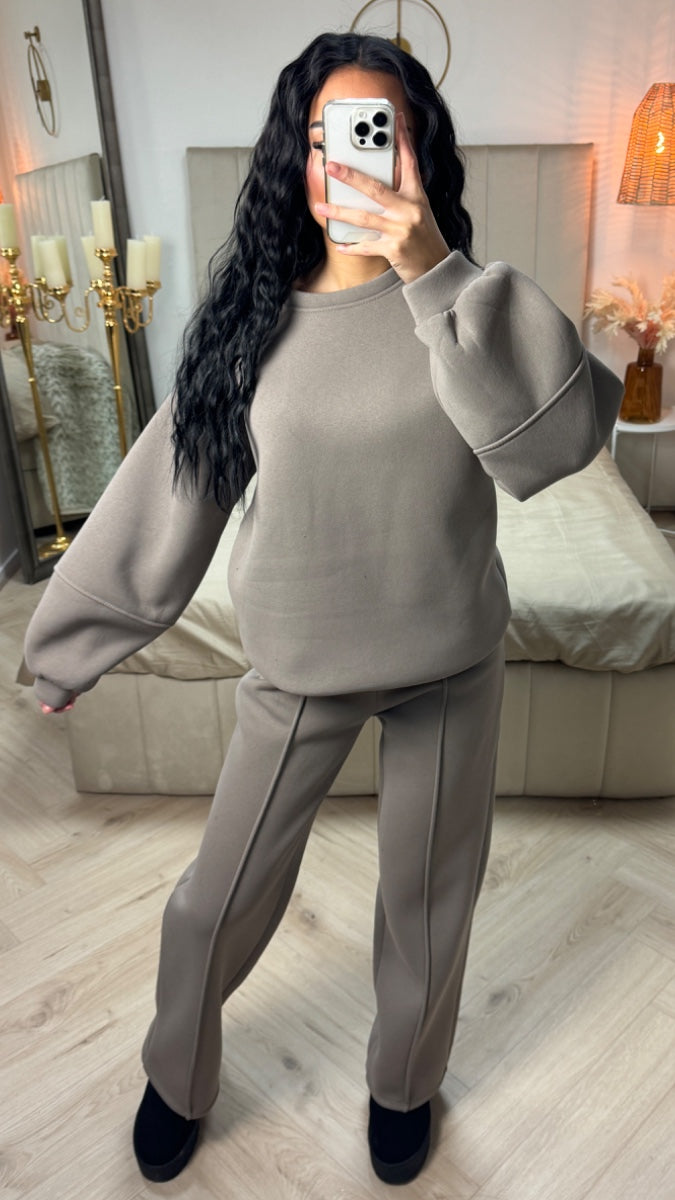 Thick Jogging Set Seam Detail