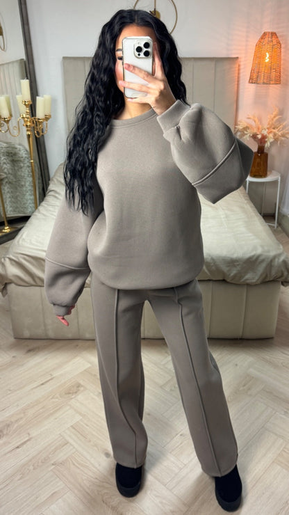 Thick Jogging Set Seam Detail