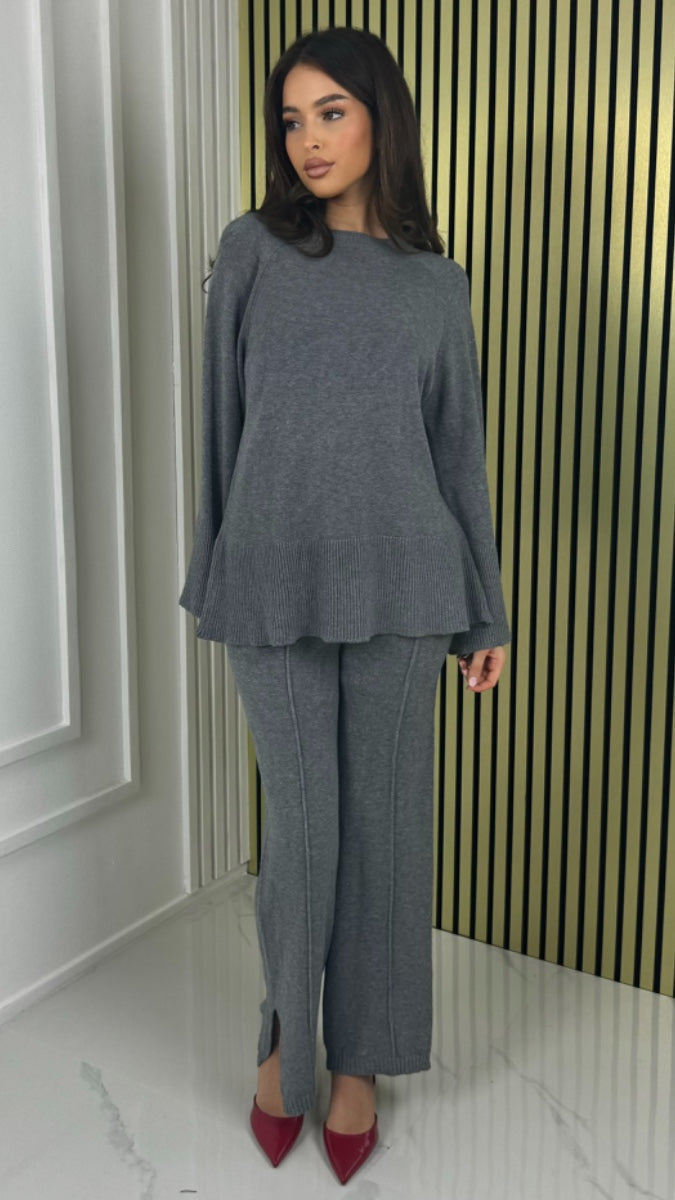 Basic Set Mid Line Stripe Split Details