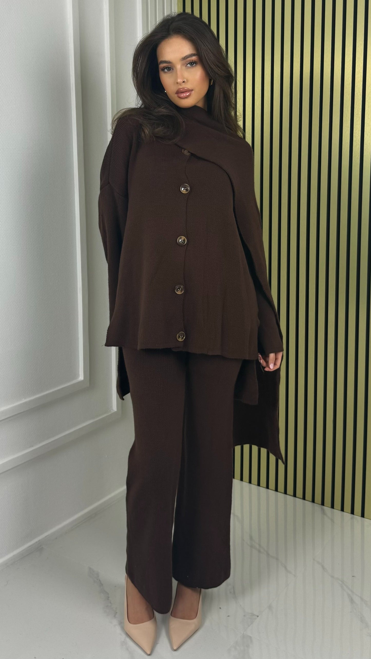 Knitwear Five Button Set Integrated Shawl