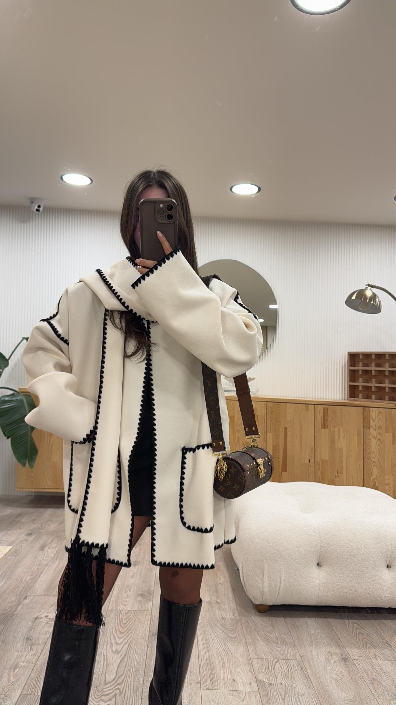 White color blocked trim jacket