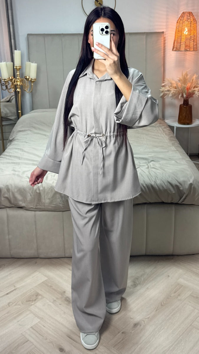 Integrated Waist Tie Detail Set Golden Buttons