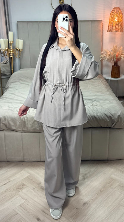 Integrated Waist Tie Detail Set Golden Buttons