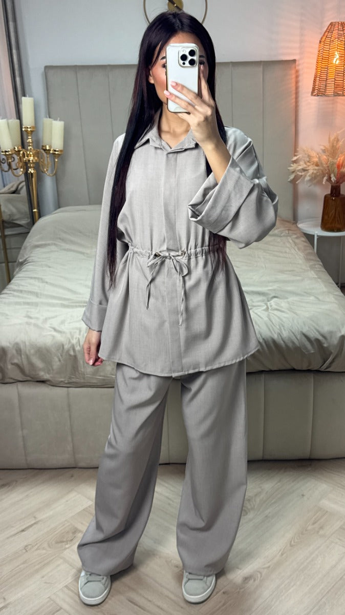 Integrated Waist Tie Detail Set Golden Buttons