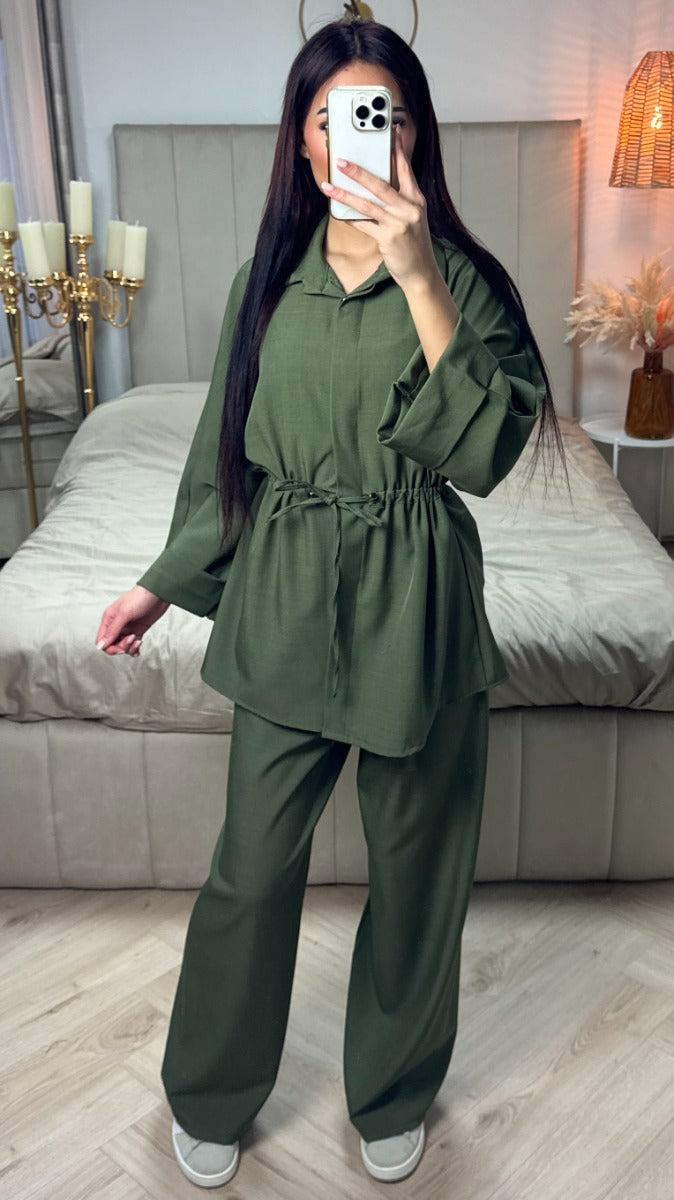 Integrated Waist Tie Detail Set Golden Buttons