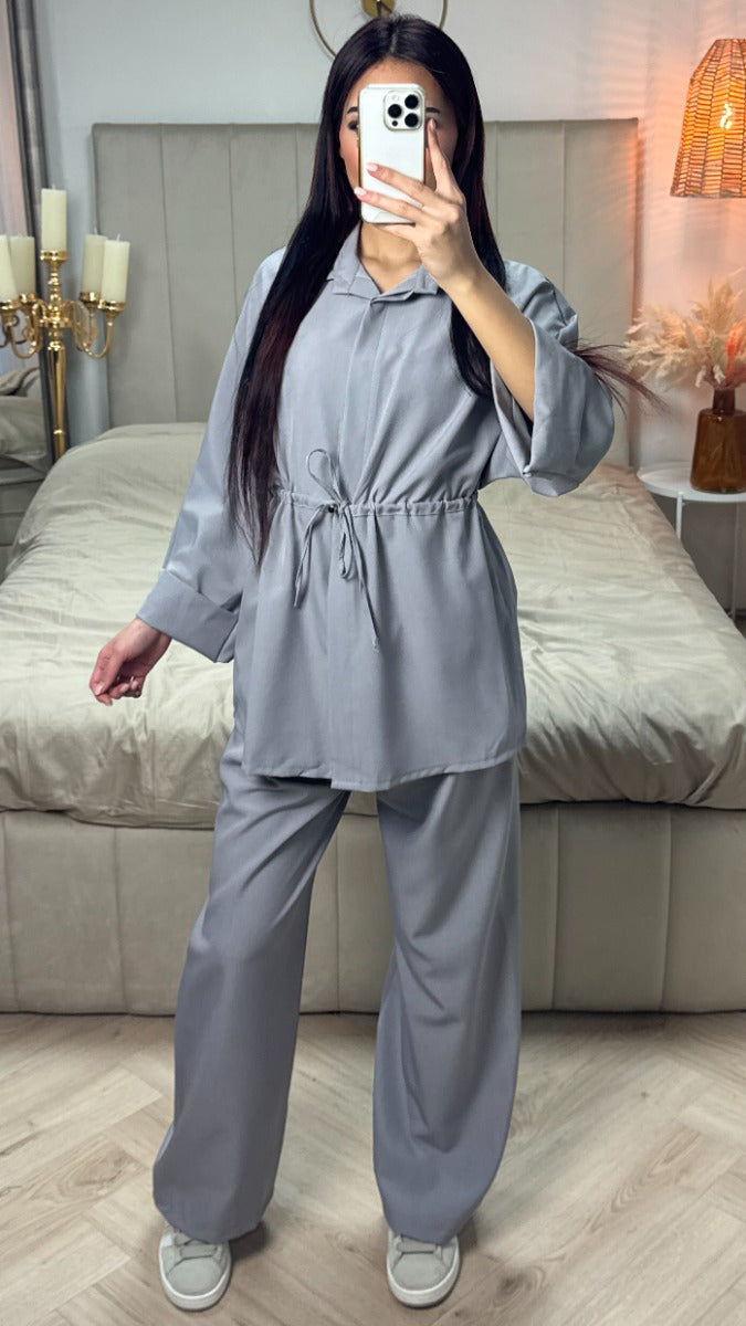 Integrated Waist Tie Detail Set Golden Buttons