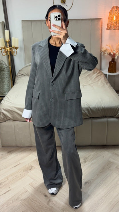 Oversized Stripes Blazer + Pantalon White Sleeve + Taille Detail