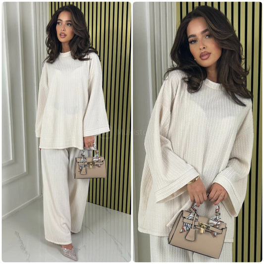 Round Neck Oversized Set Thick Curved Line Material