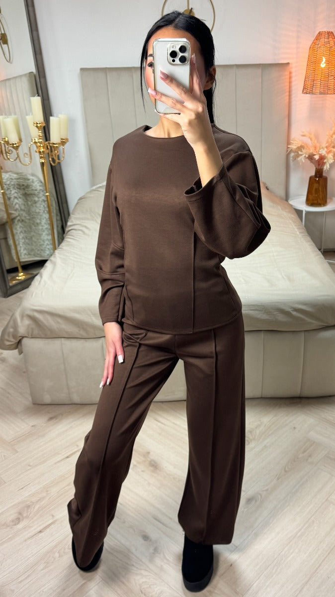 Slim Fit Essential Soft Material Set Seam Details